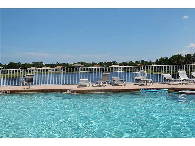 1423 SE Legacy Cove Circle 1423