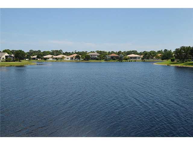 1423 SE Legacy Cove Circle 1423
