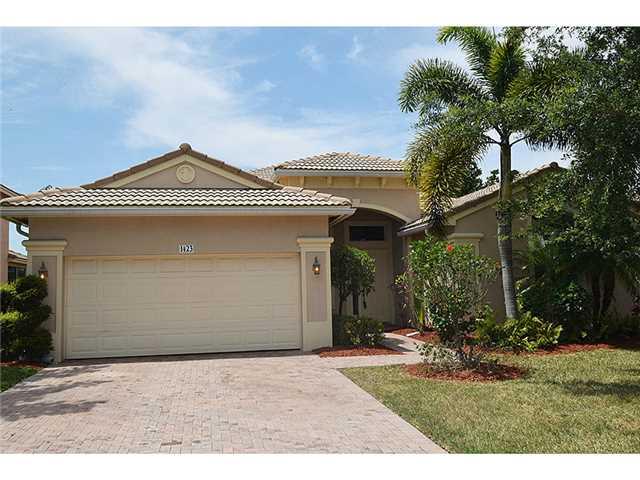 1423 SE Legacy Cove Circle 1423