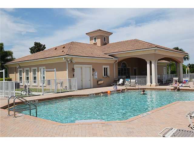 1423 SE Legacy Cove Circle 1423