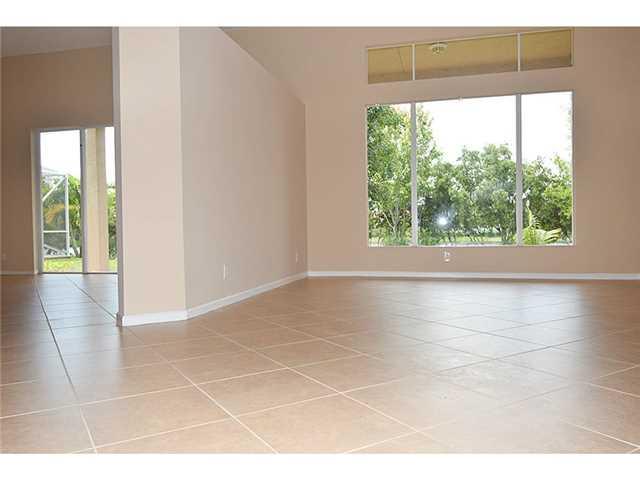 1423 SE Legacy Cove Circle 1423
