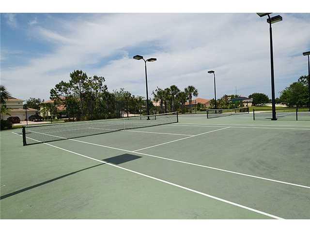 1423 SE Legacy Cove Circle 1423