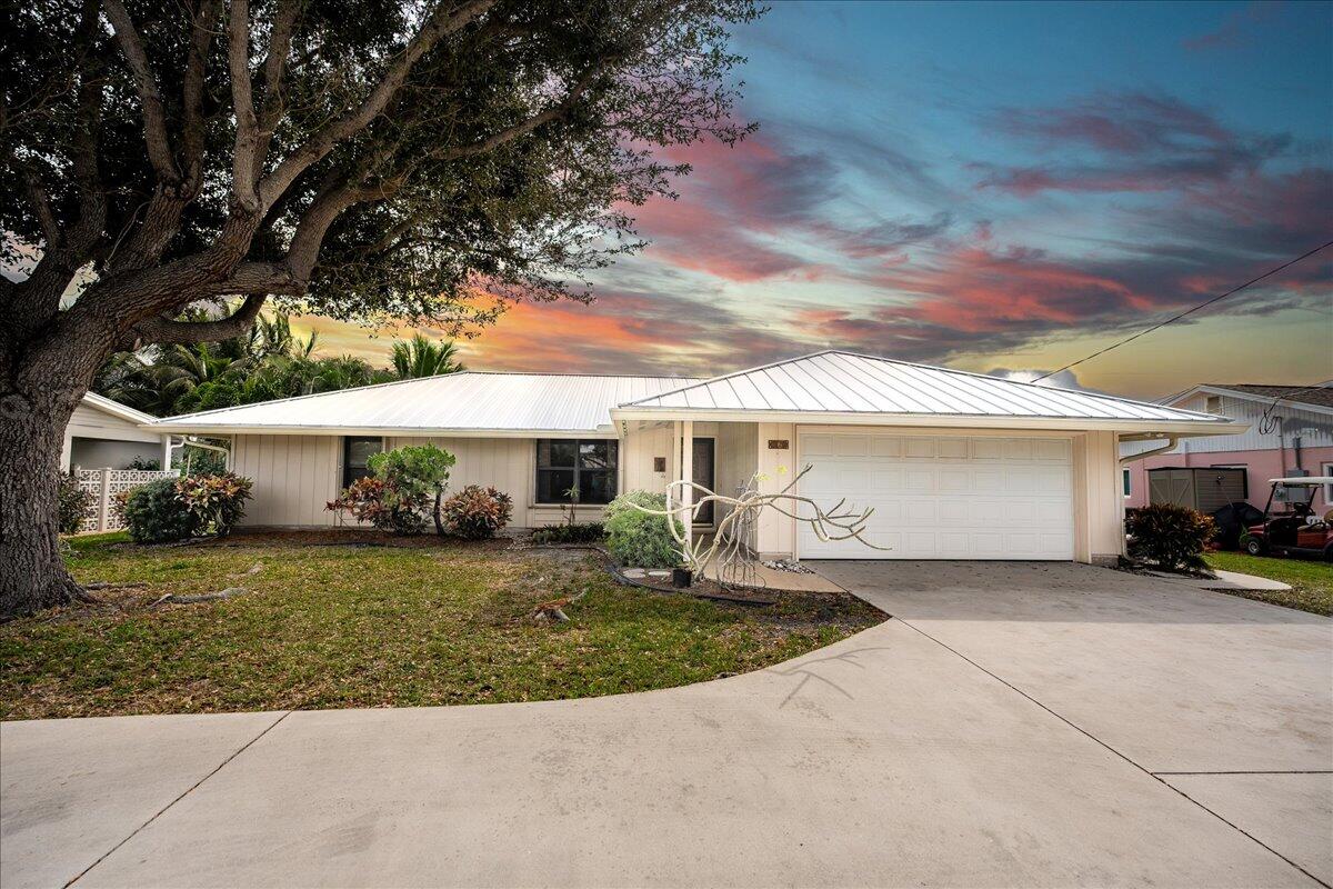 1364 SW Egret Way