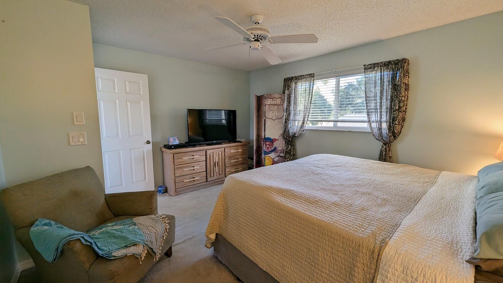 616 NE Wax Myrtle Way