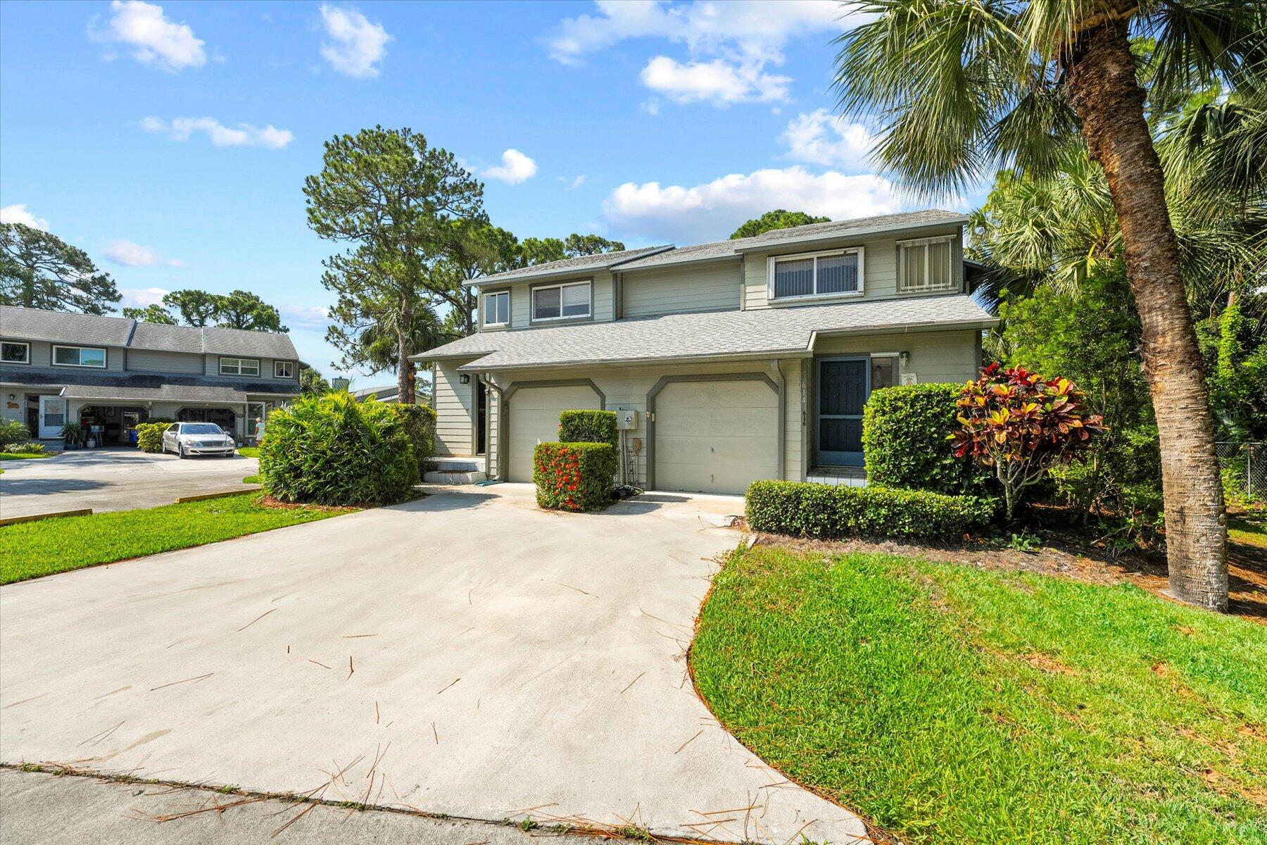 616 NE Wax Myrtle Way