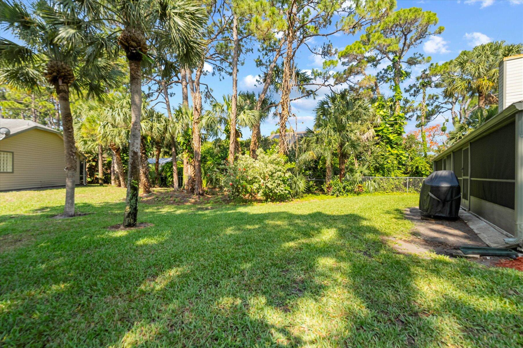 616 NE Wax Myrtle Way