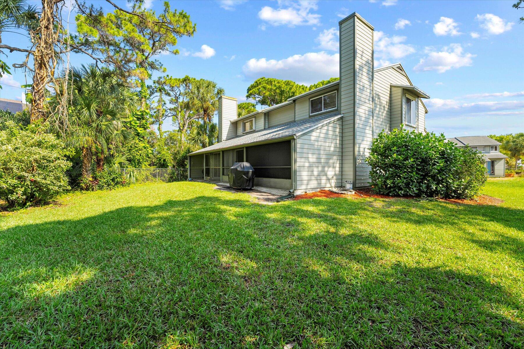 616 NE Wax Myrtle Way