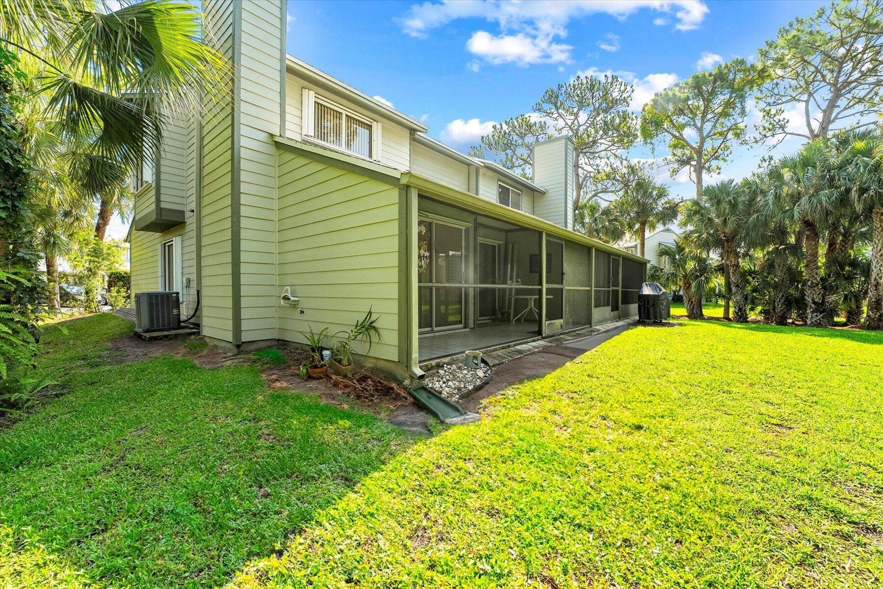 616 NE Wax Myrtle Way
