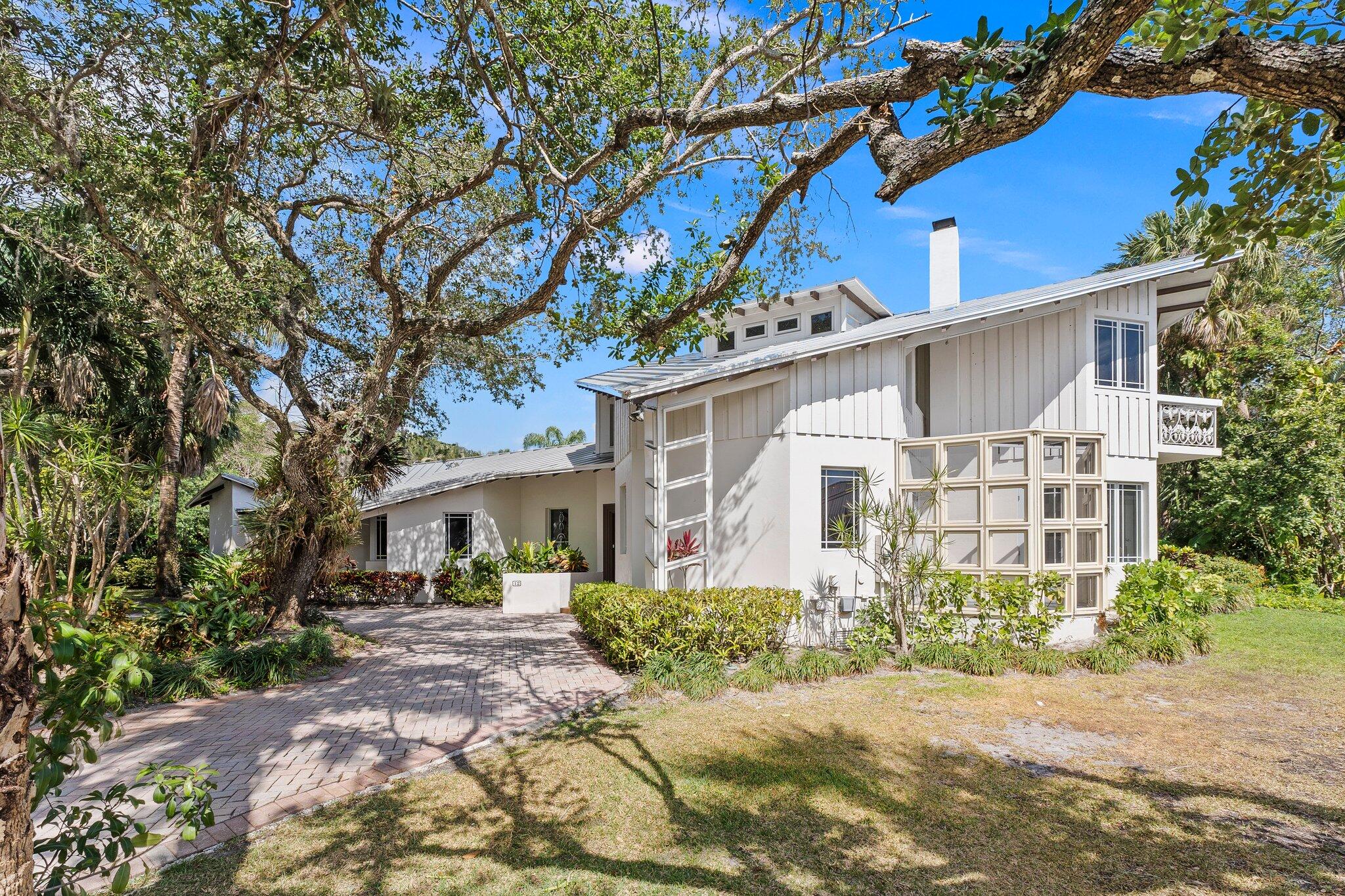 12 Oakwood Drive