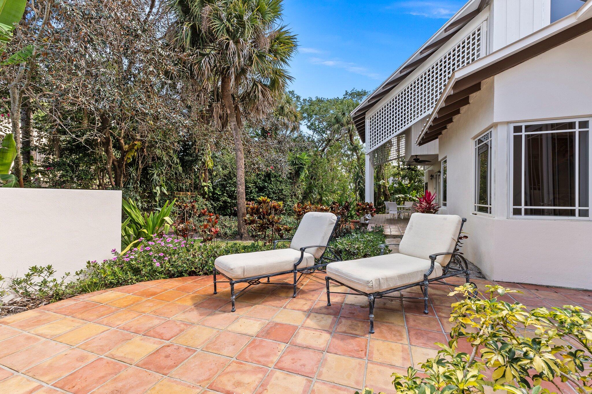 12 Oakwood Drive