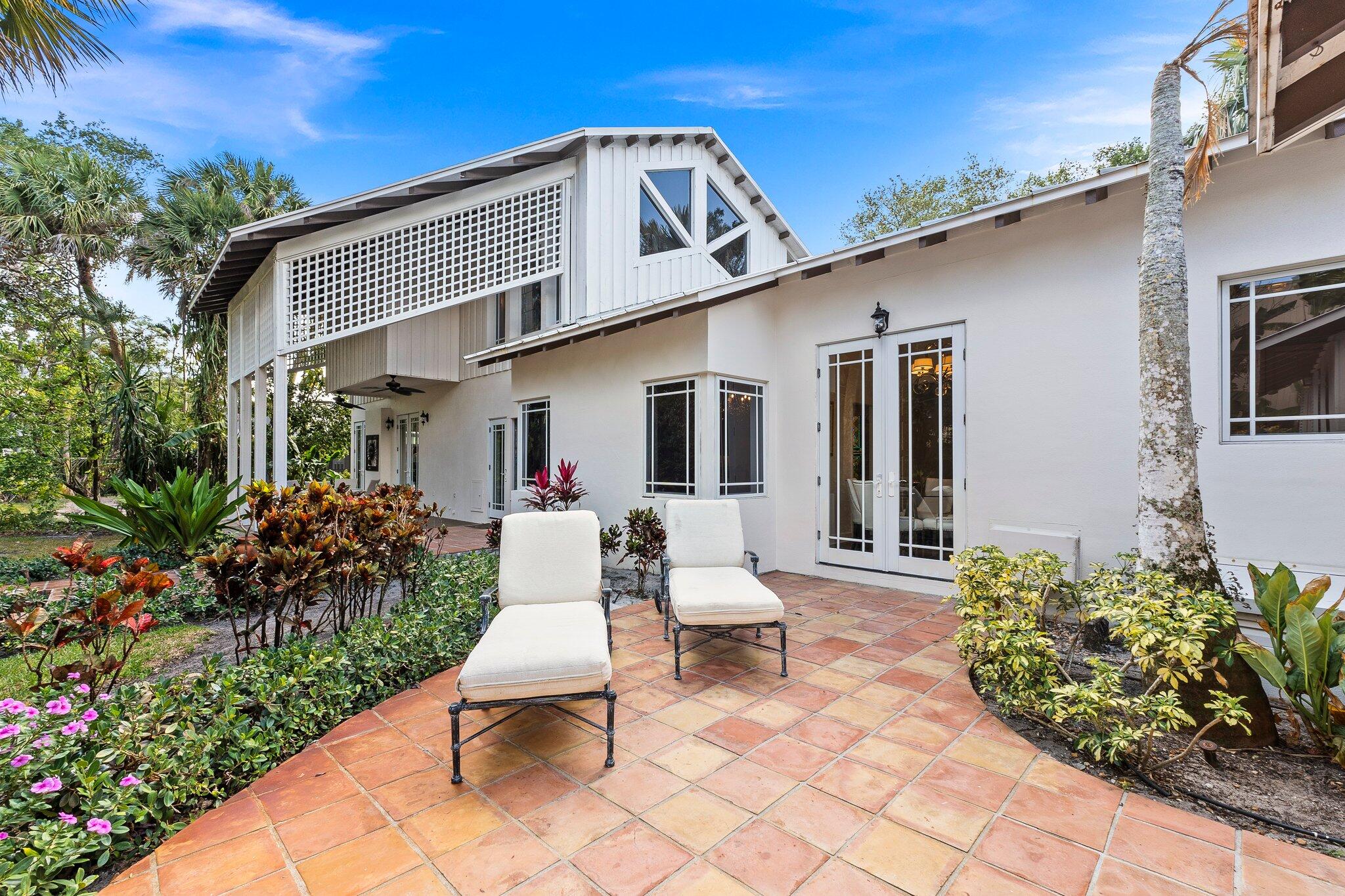 12 Oakwood Drive