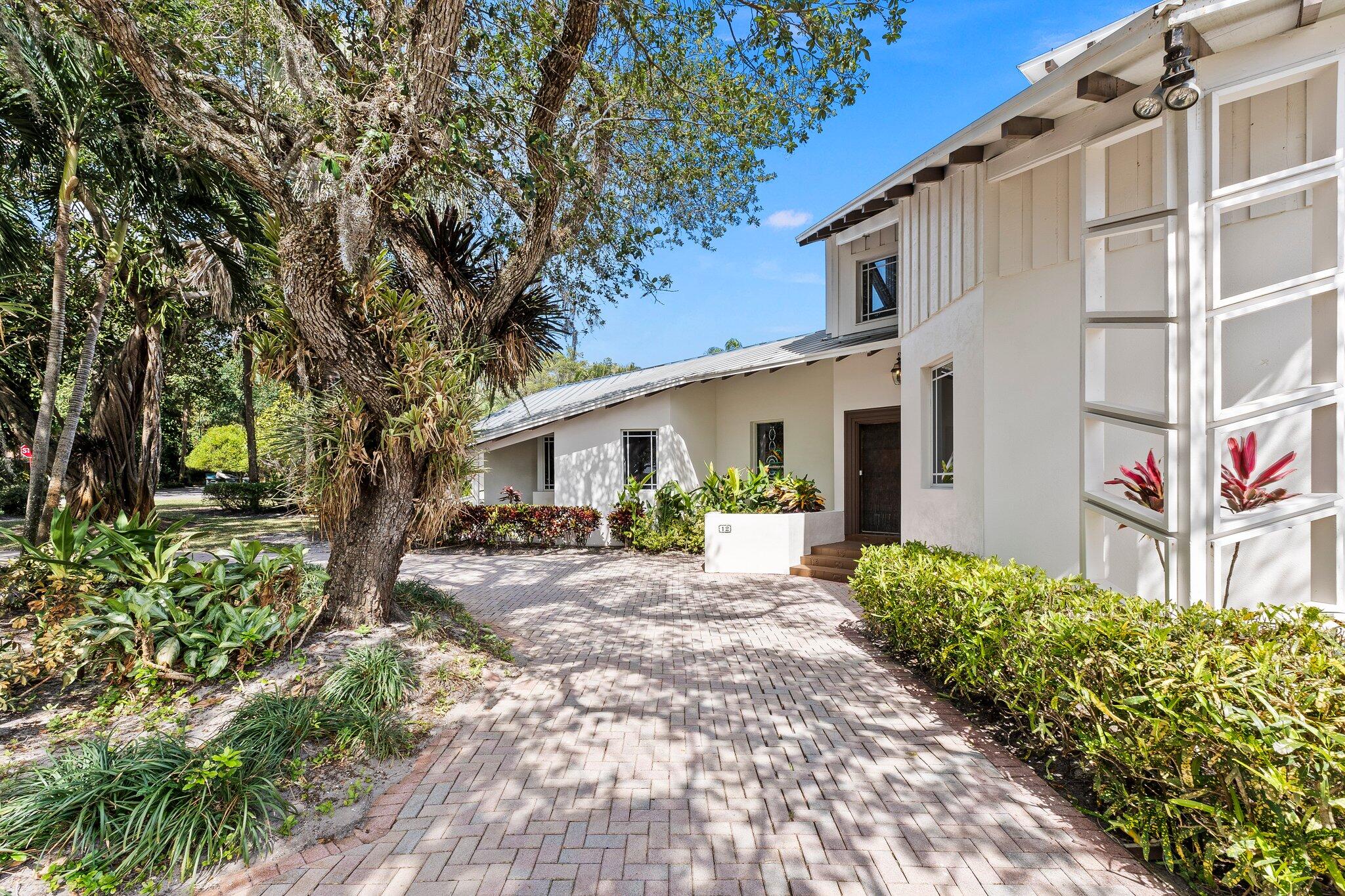 12 Oakwood Drive