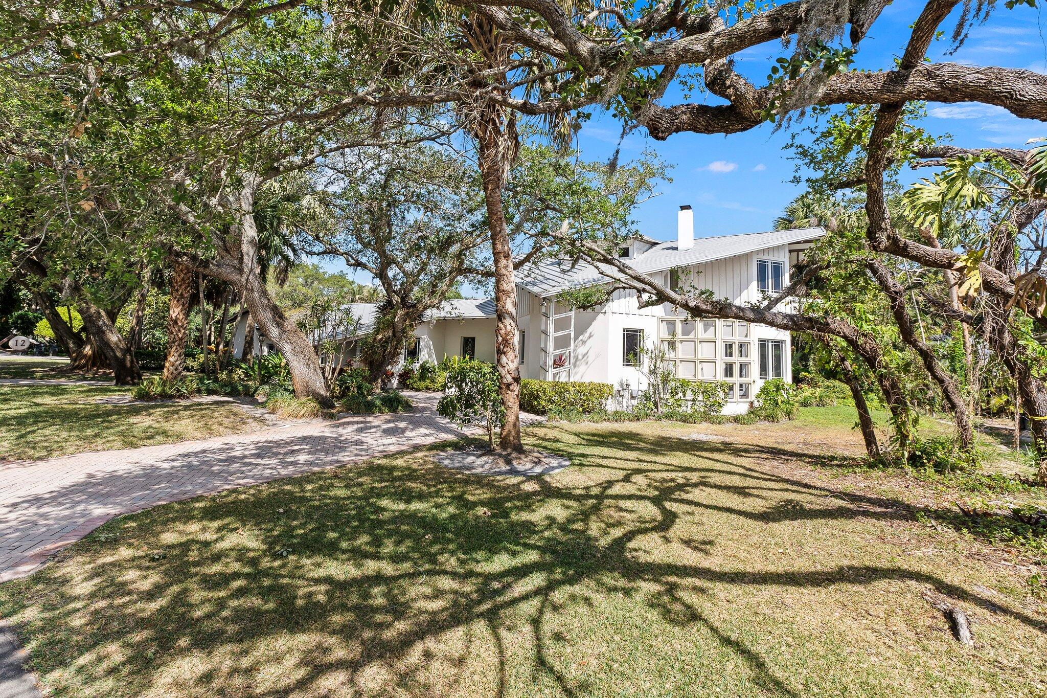 12 Oakwood Drive