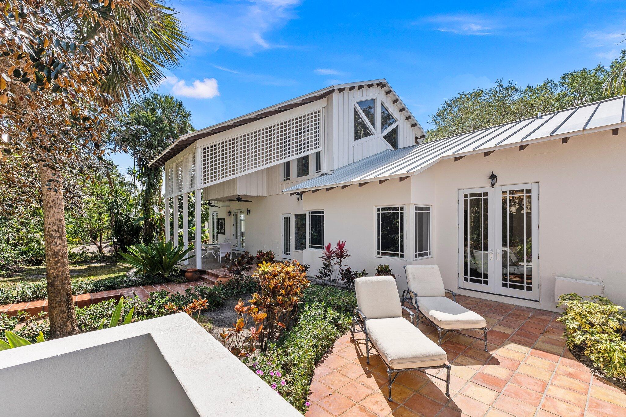 12 Oakwood Drive