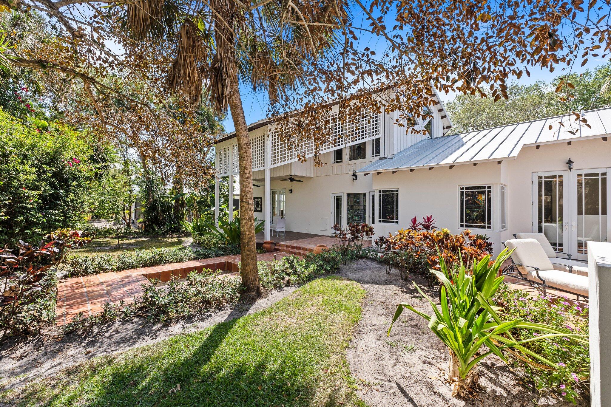 12 Oakwood Drive