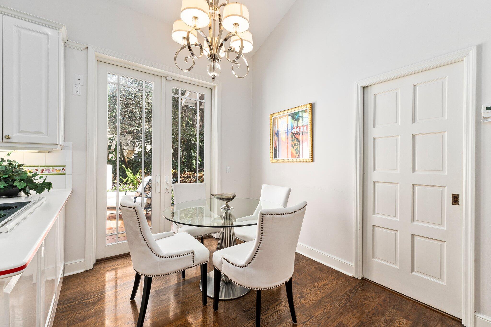 12 Oakwood Drive