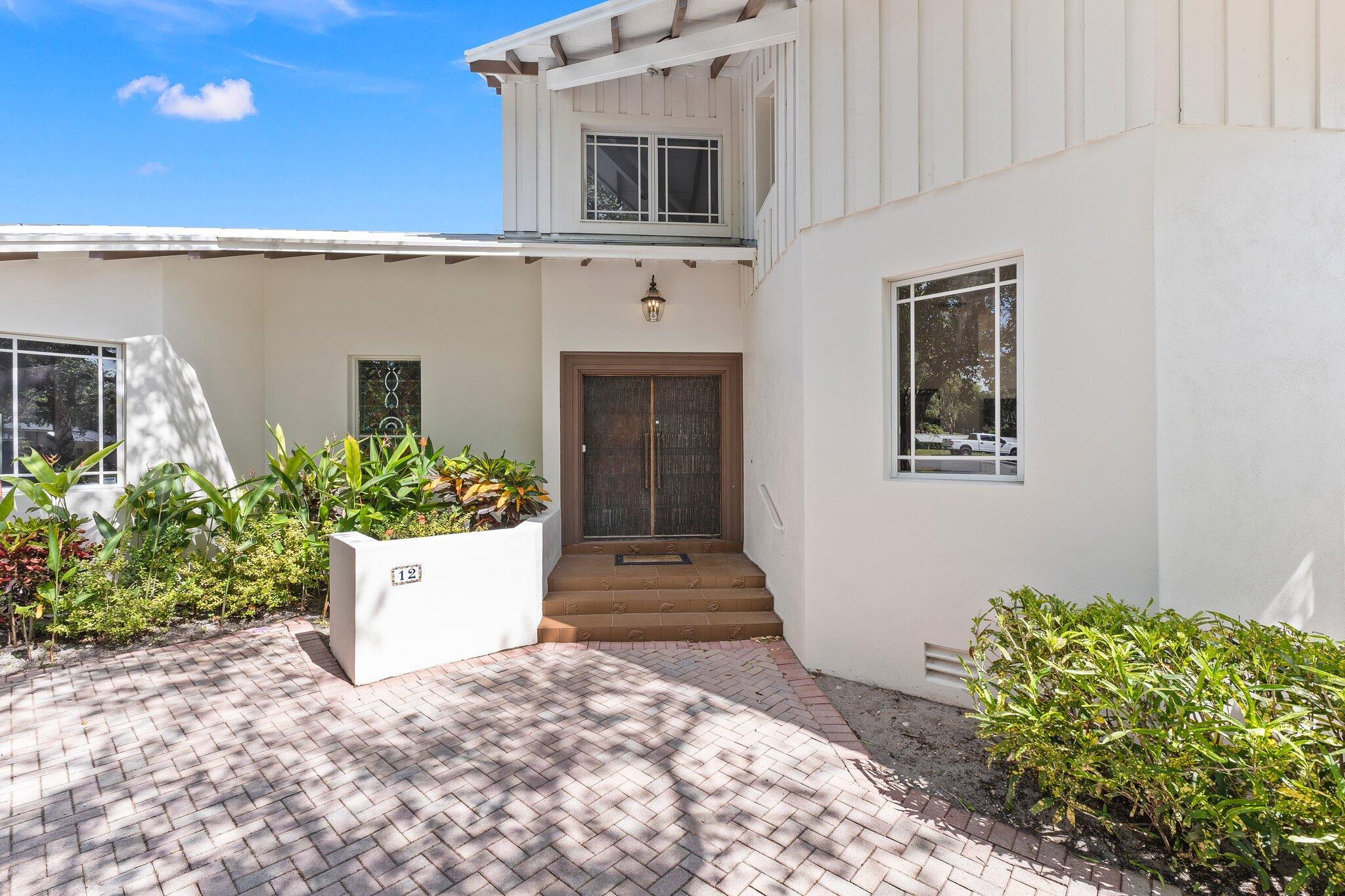 12 Oakwood Drive