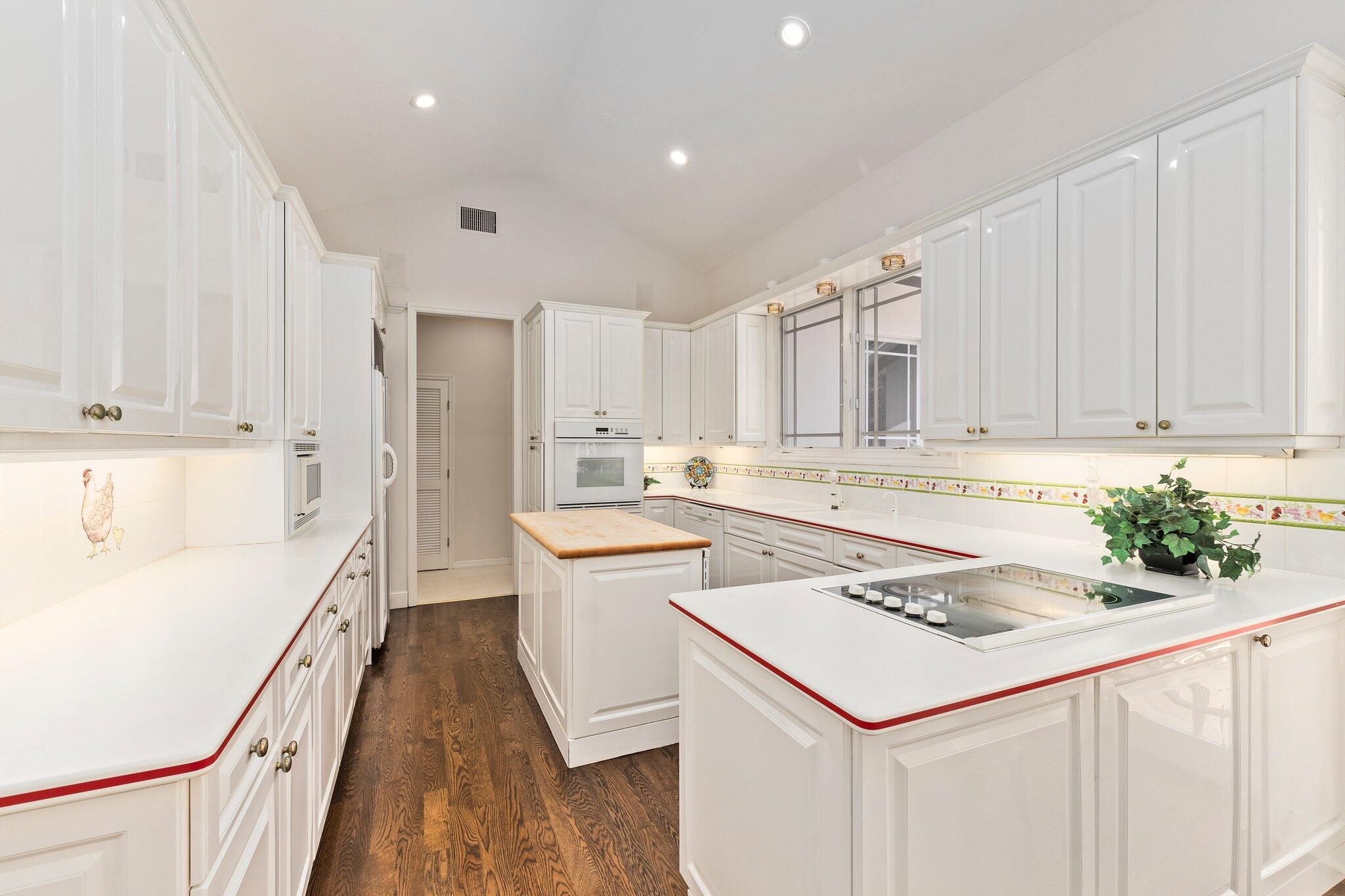 12 Oakwood Drive