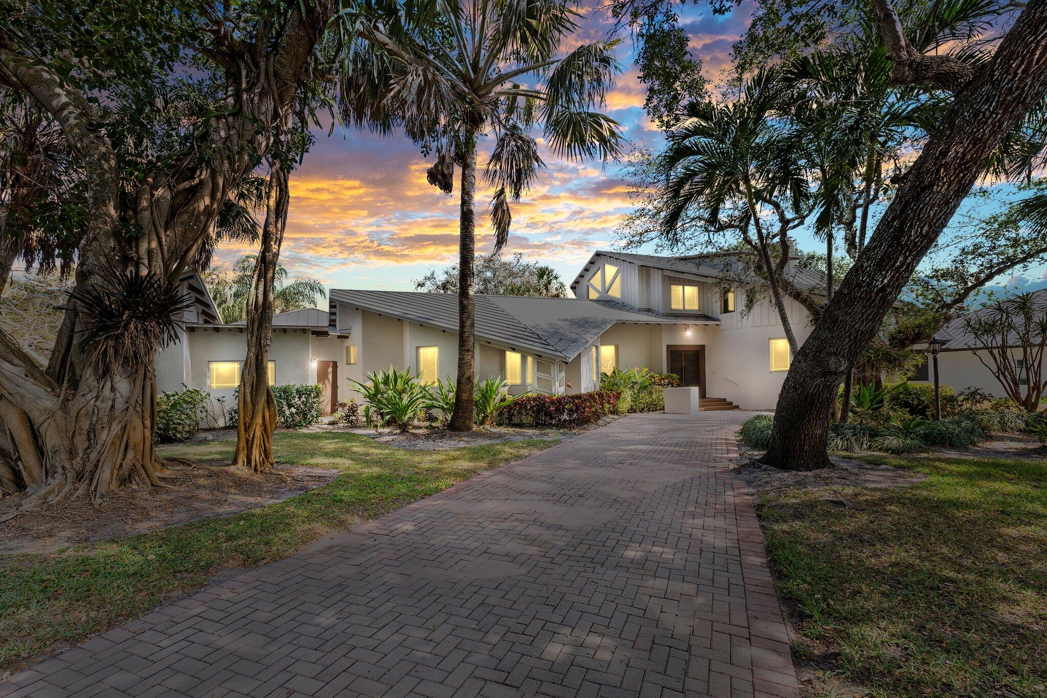 12 Oakwood Drive