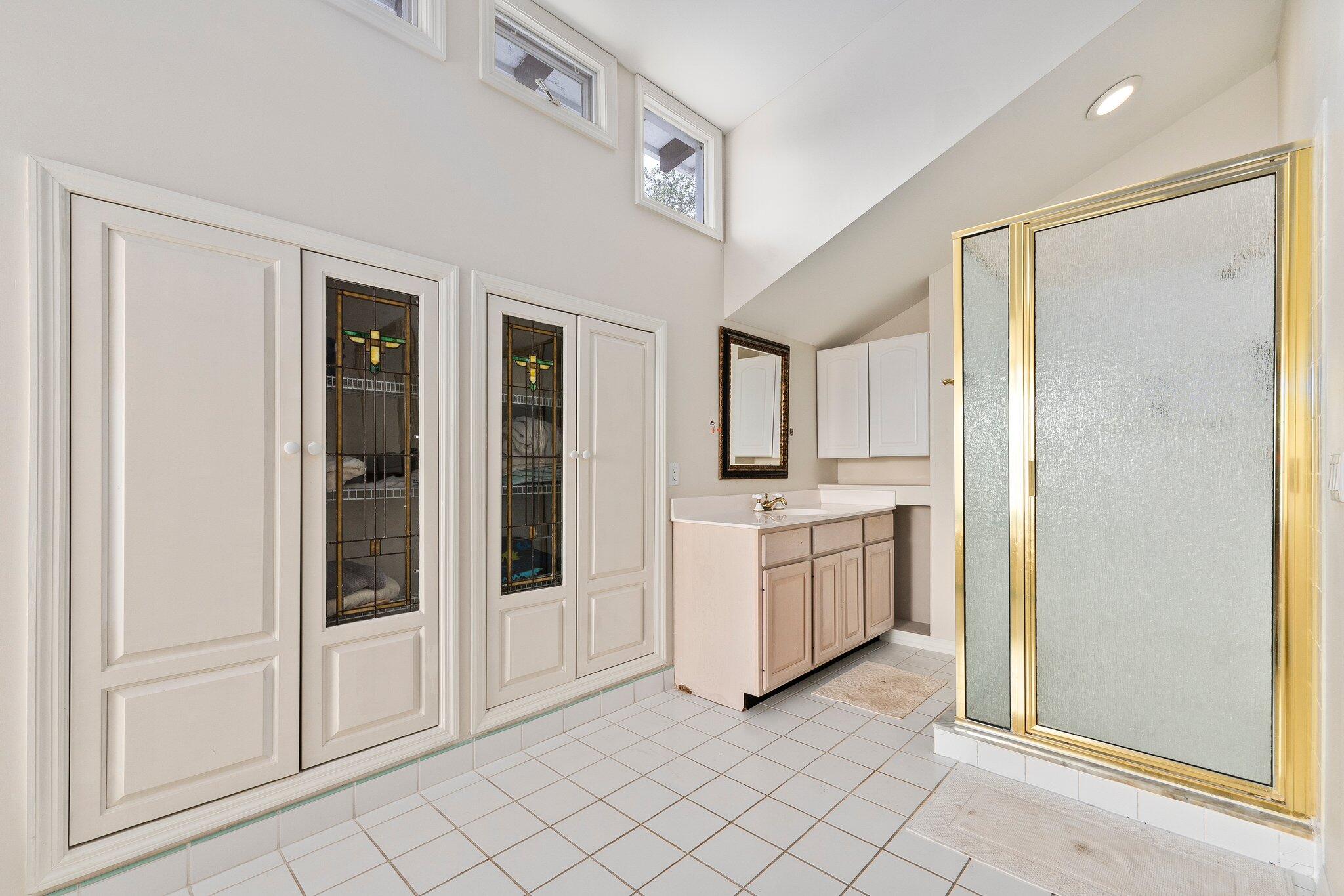 12 Oakwood Drive
