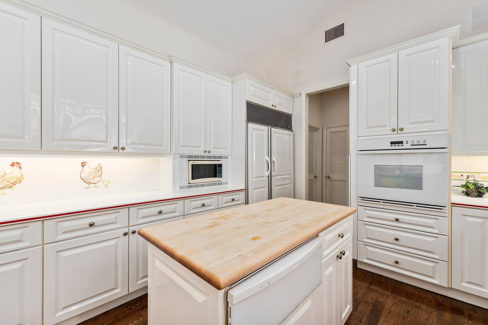 12 Oakwood Drive