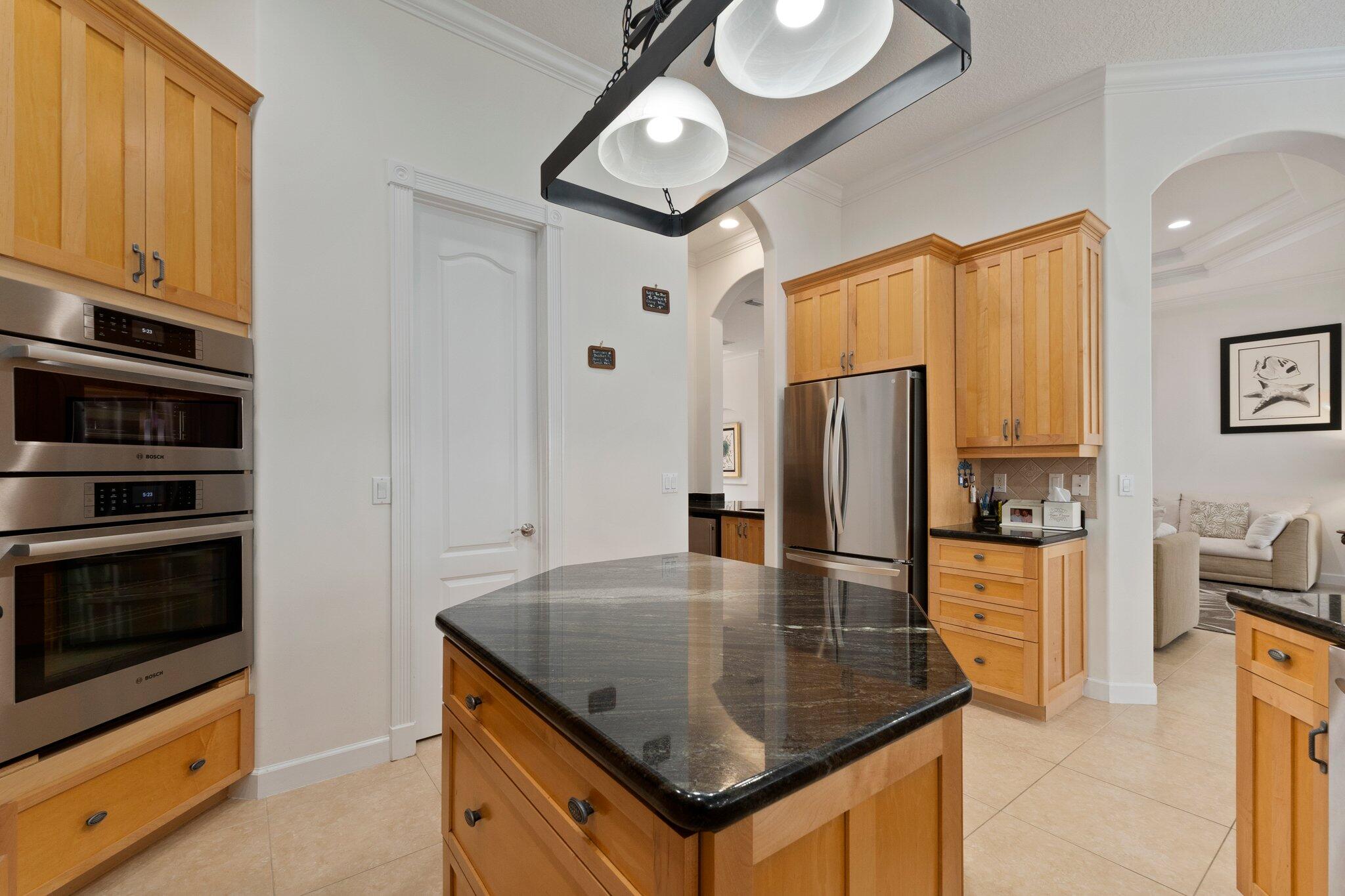 1002 SE Kitching Cove Lane, Port St. Lucie