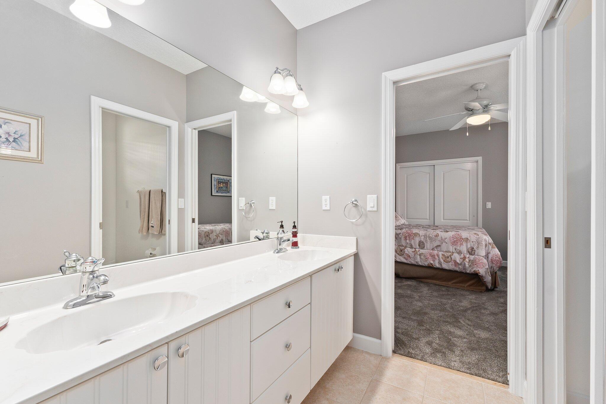1002 SE Kitching Cove Lane, Port St. Lucie