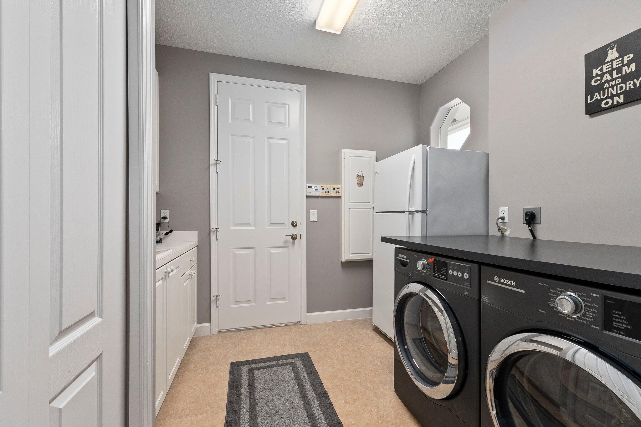 1002 SE Kitching Cove Lane, Port St. Lucie