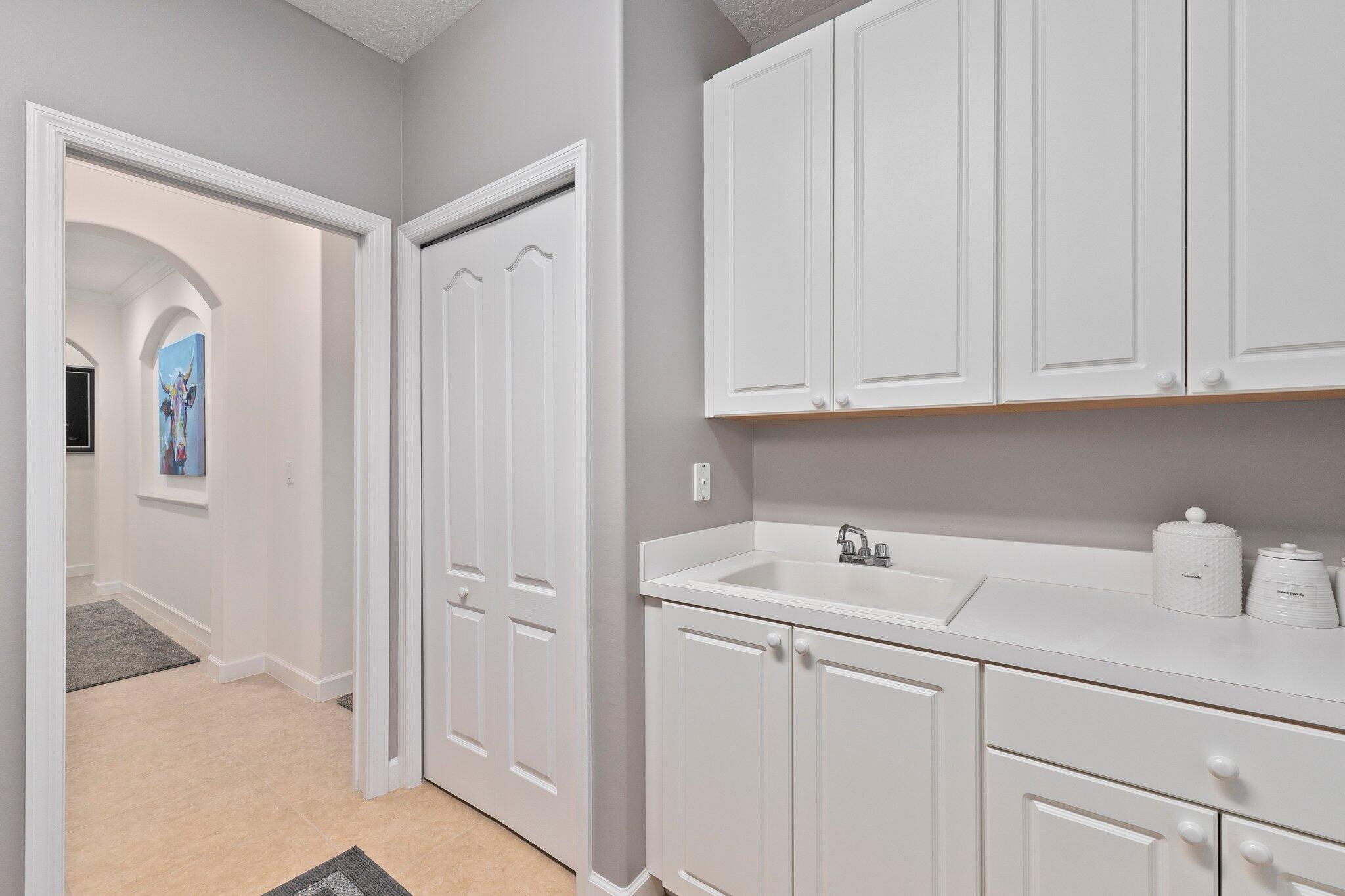 1002 SE Kitching Cove Lane, Port St. Lucie