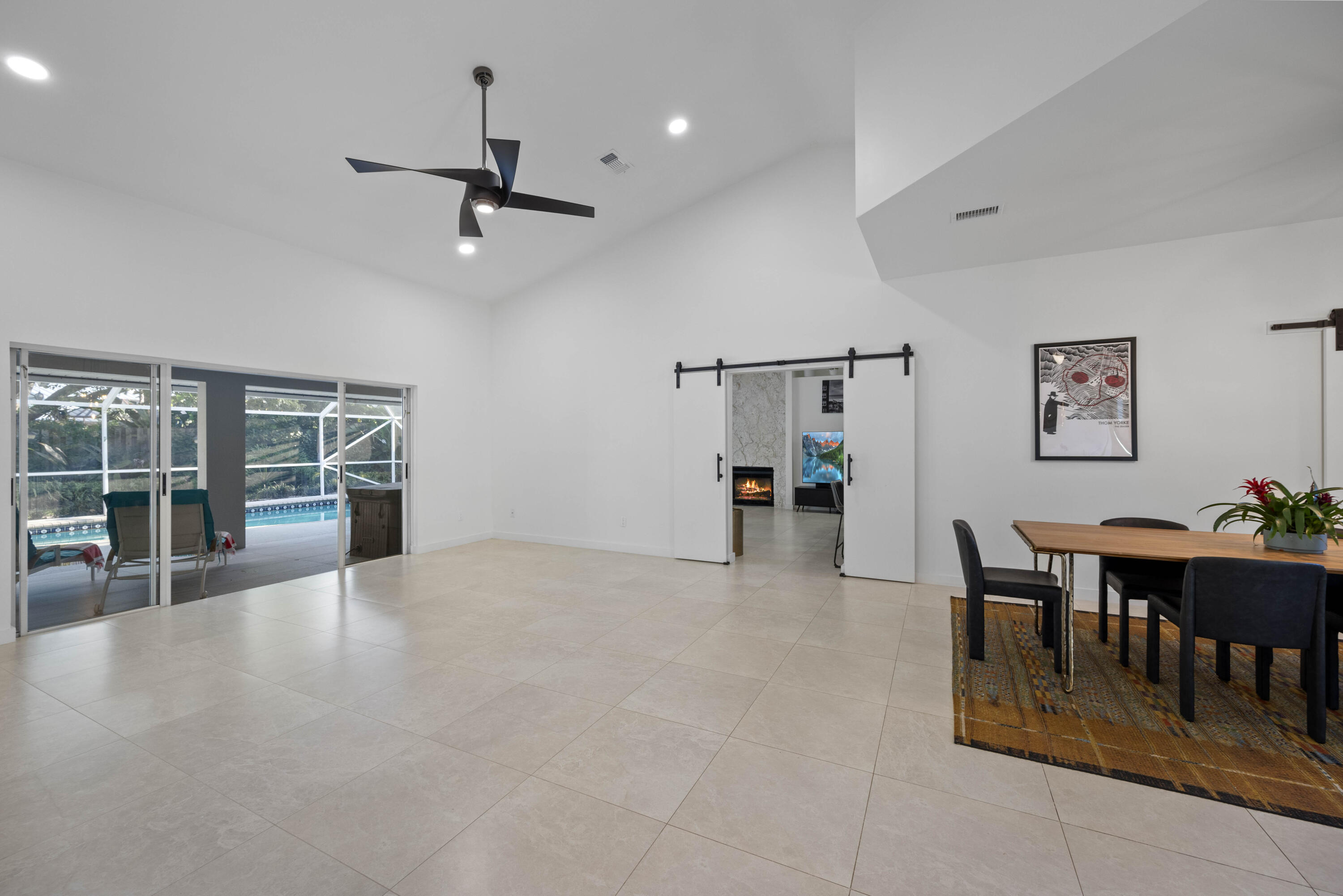 3082 NE Ivy Lane