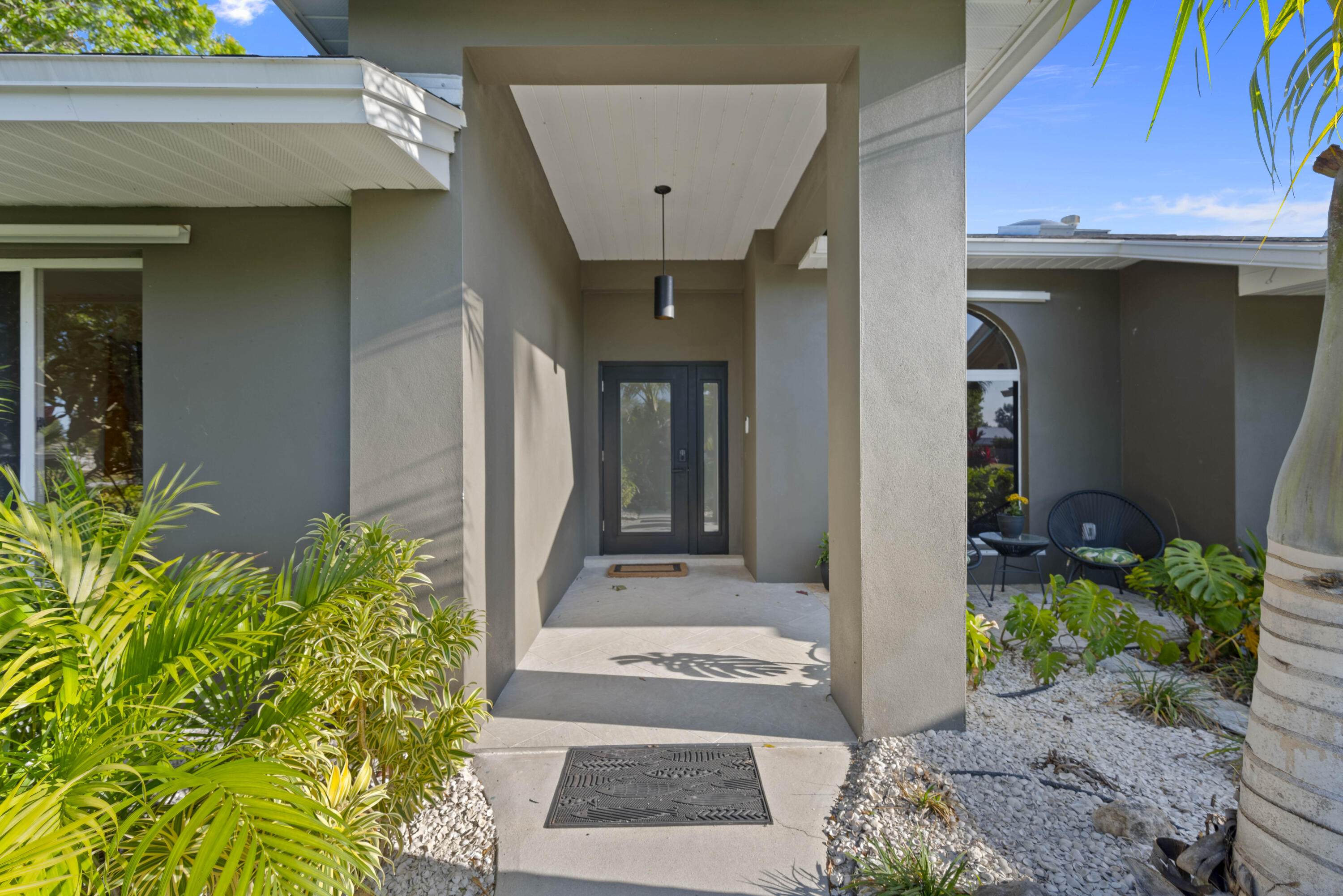 3082 NE Ivy Lane