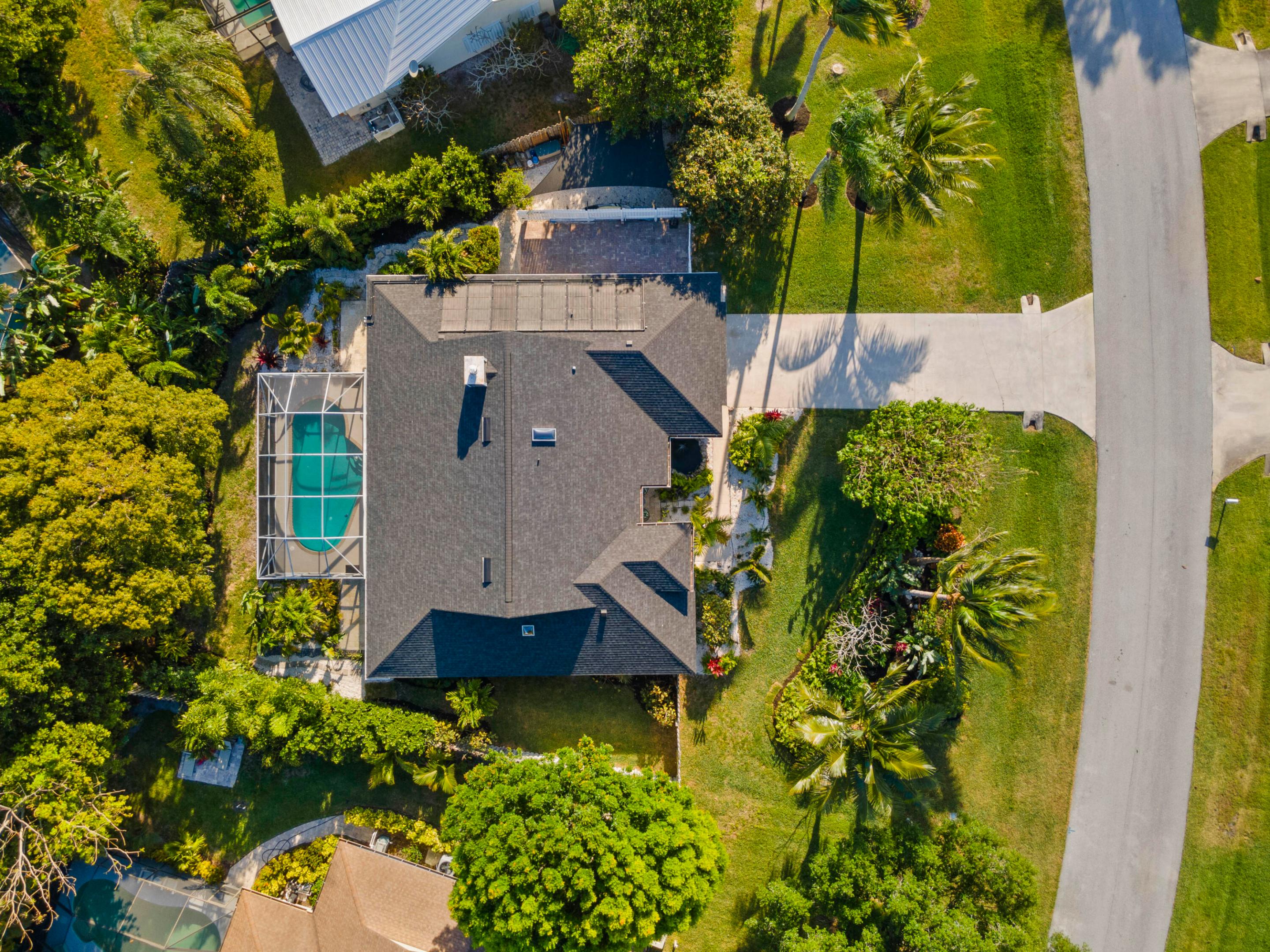 3082 NE Ivy Lane