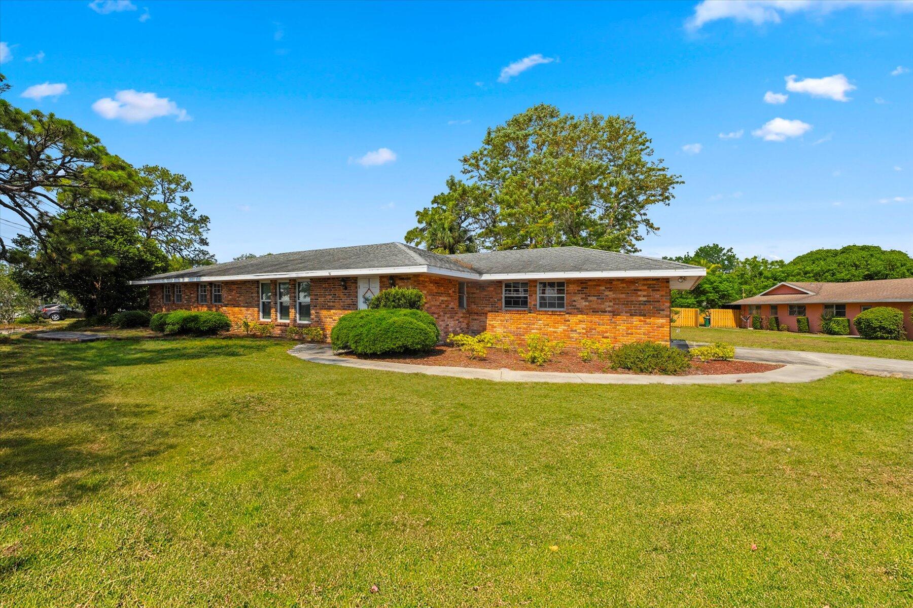 101 NE Caprona Avenue, Port St. Lucie