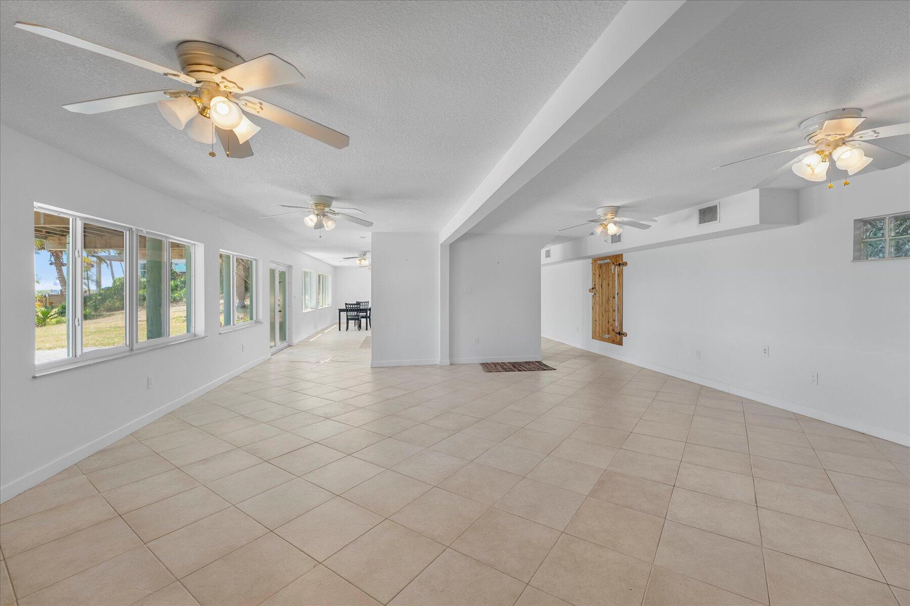 850 NE Ixora Drive