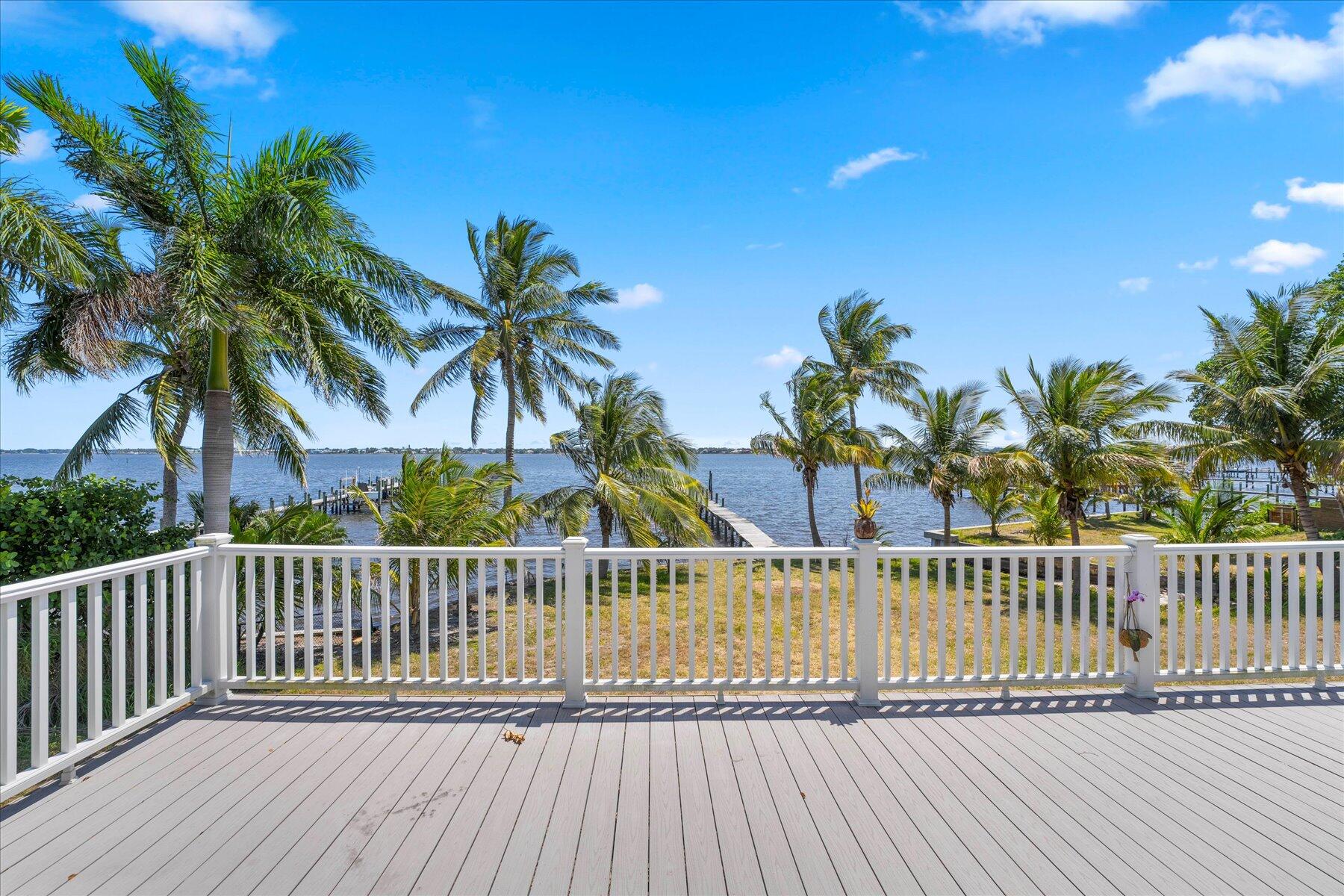 850 NE Ixora Drive