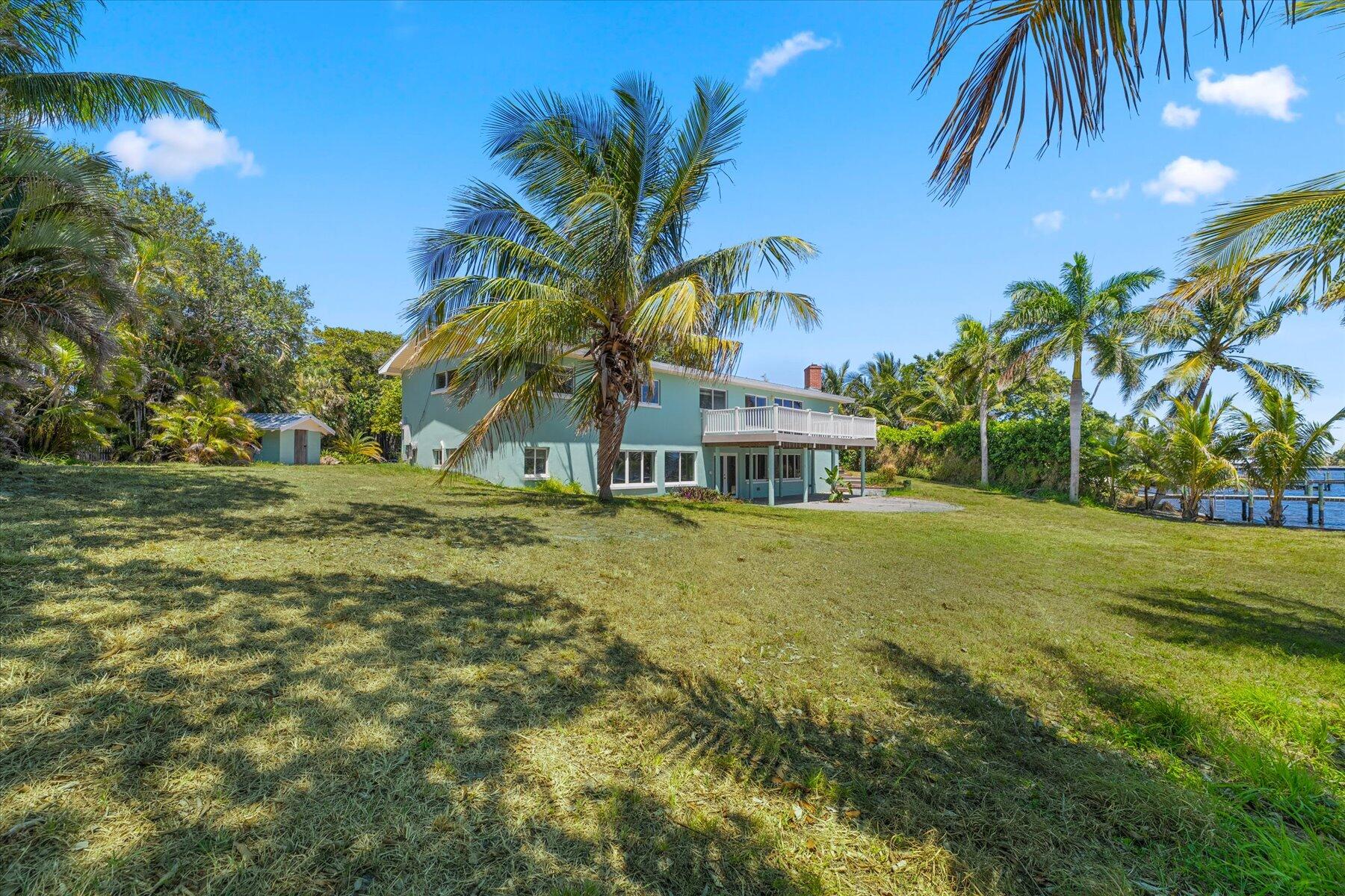 850 NE Ixora Drive