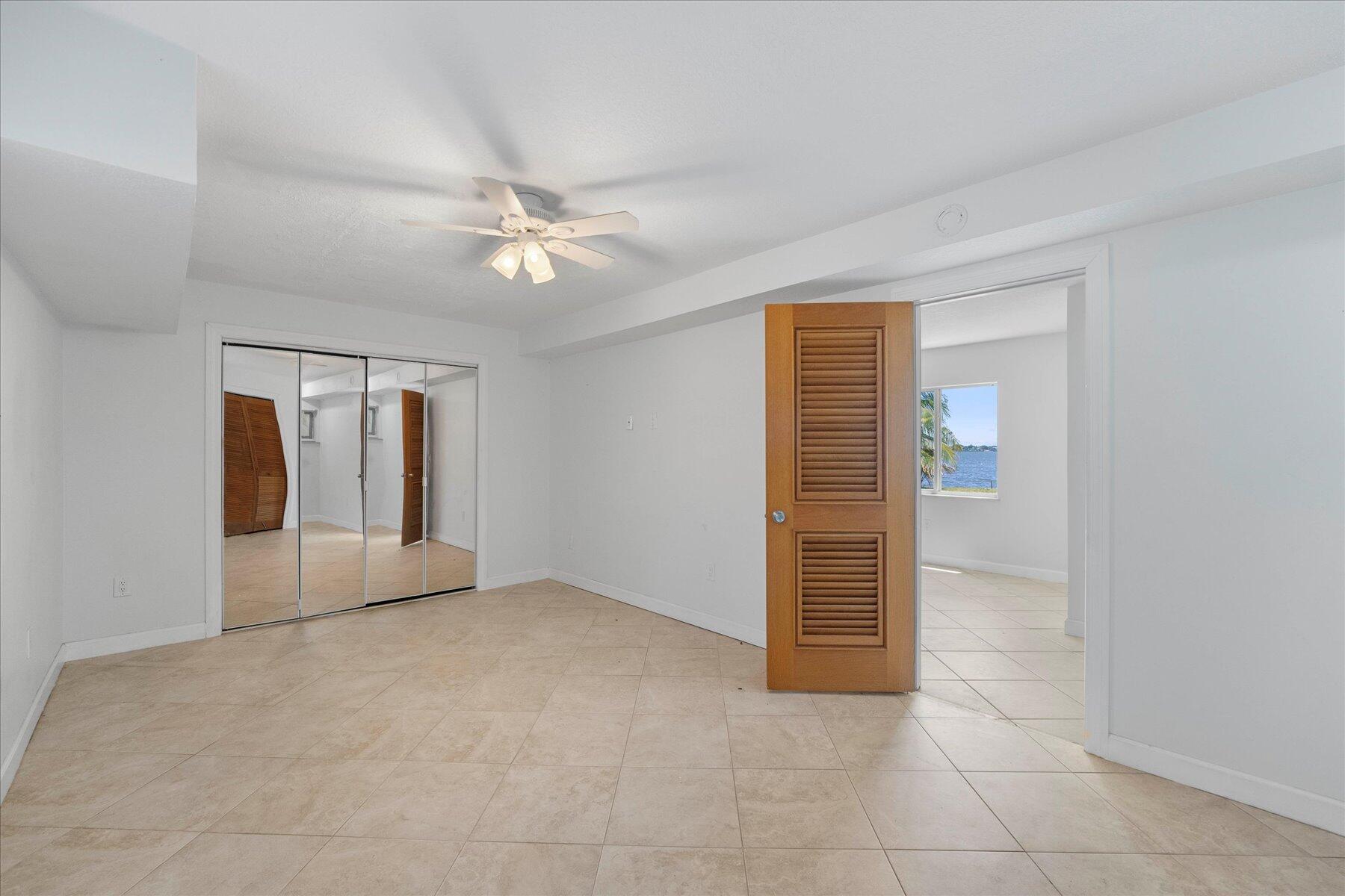 850 NE Ixora Drive