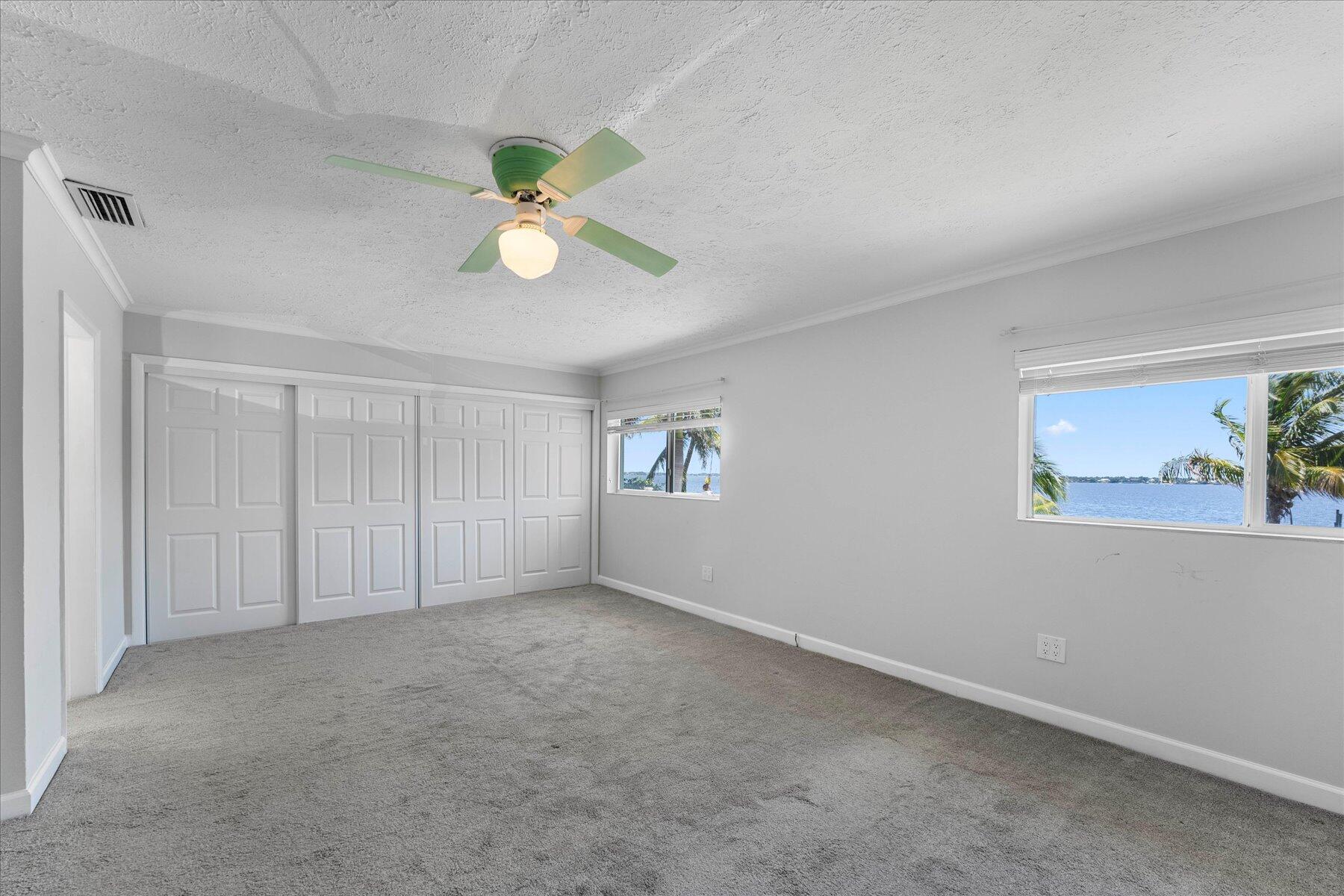 850 NE Ixora Drive