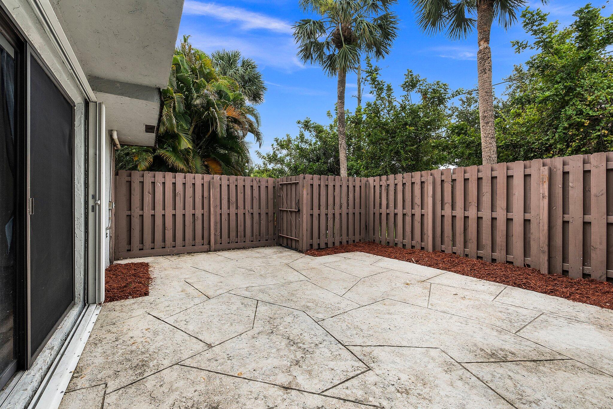762 NW 10th Terrace