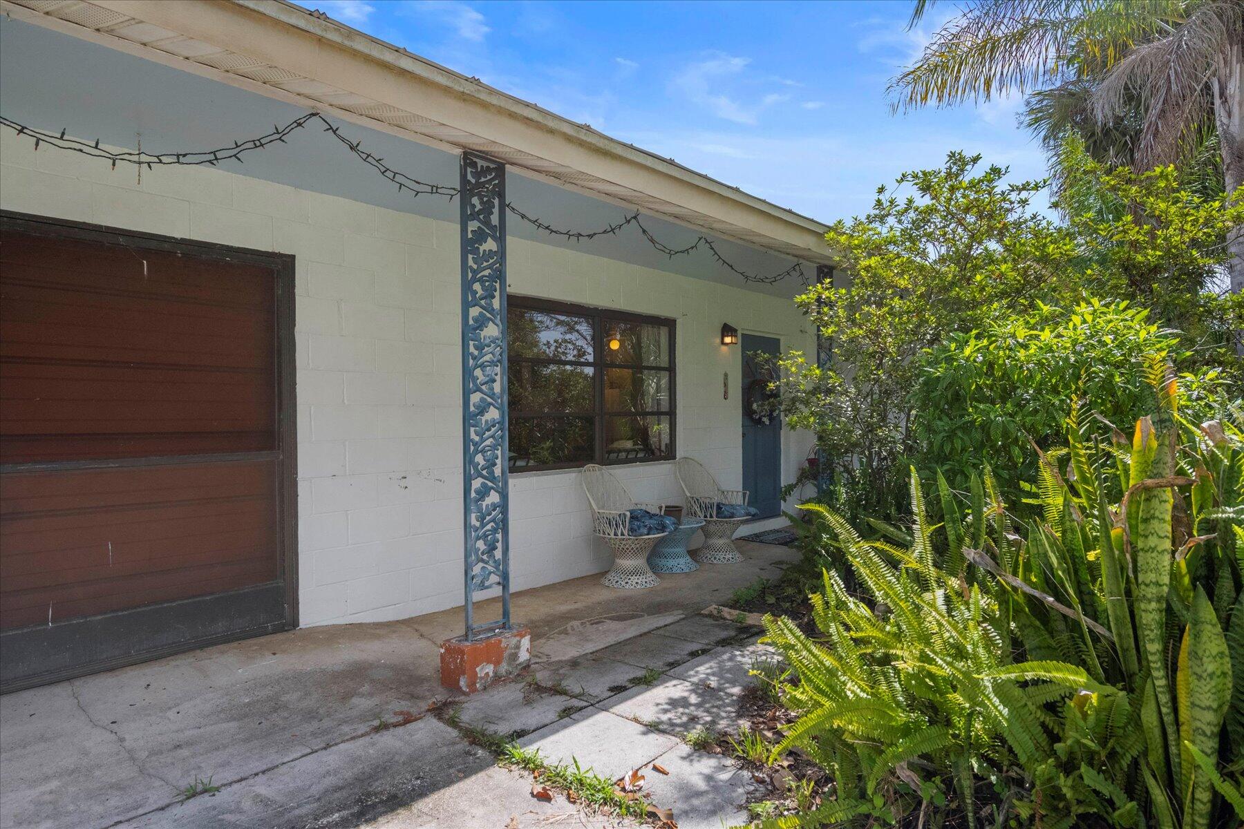 2279 NW Sunset Boulevard