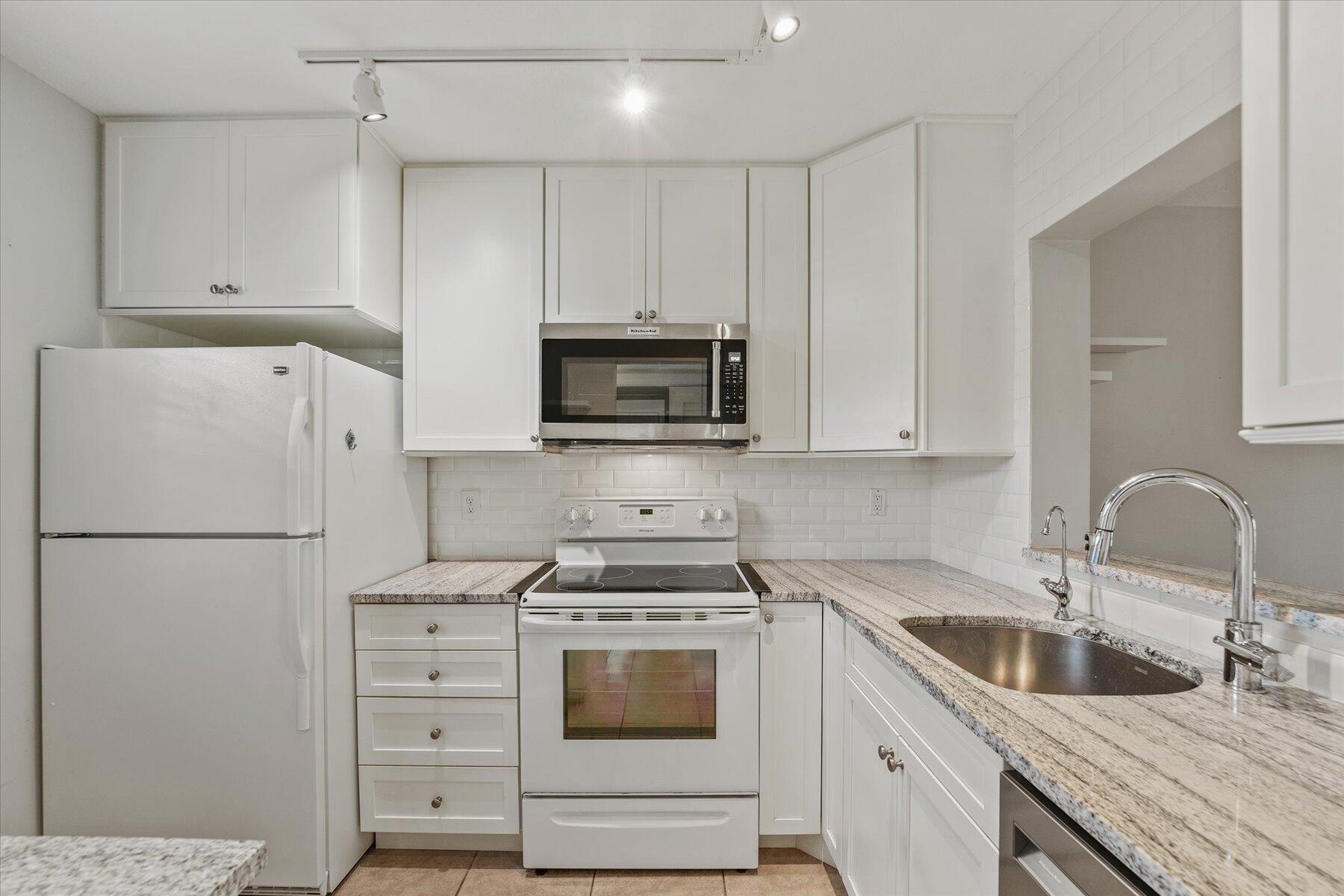 3151 SE Aster Lane 1302