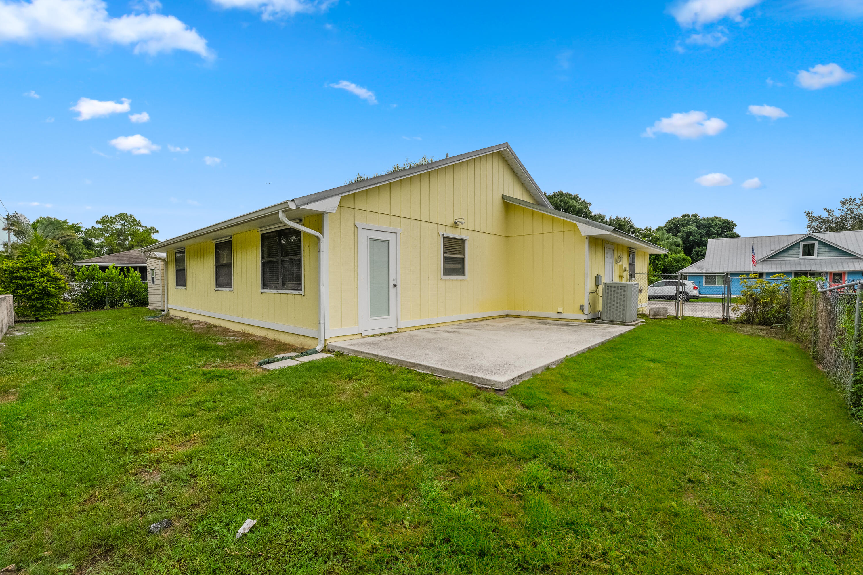 1461 SW Vizcaya Circle