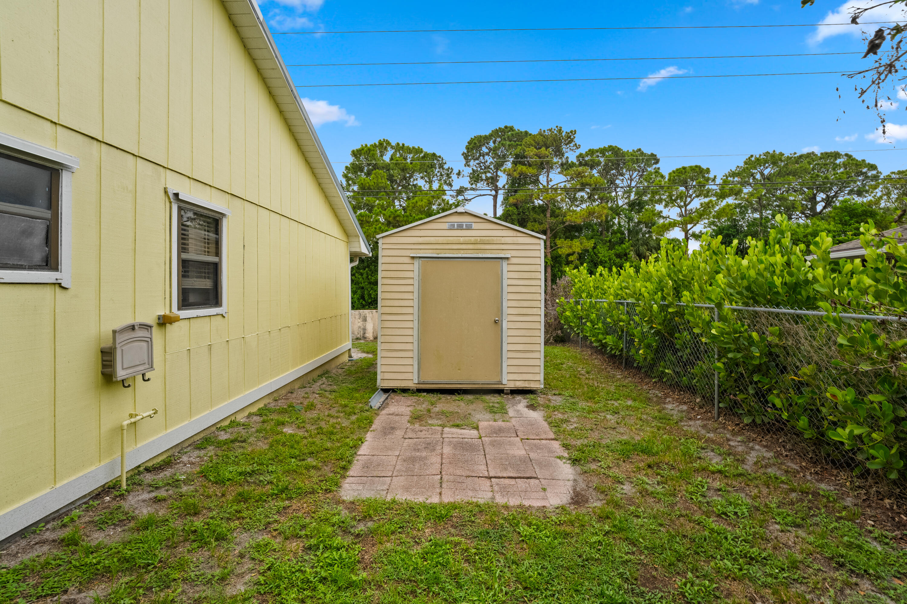 1461 SW Vizcaya Circle