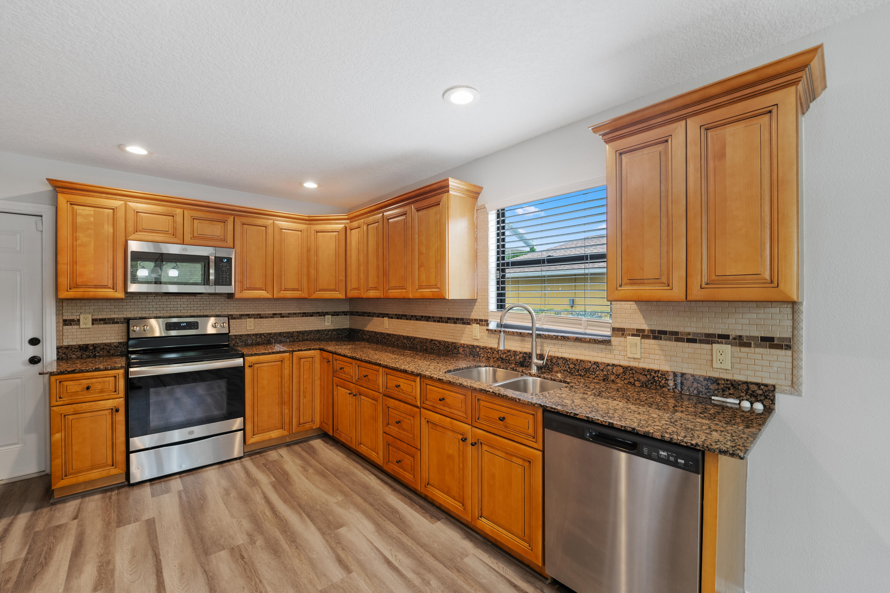 1461 SW Vizcaya Circle