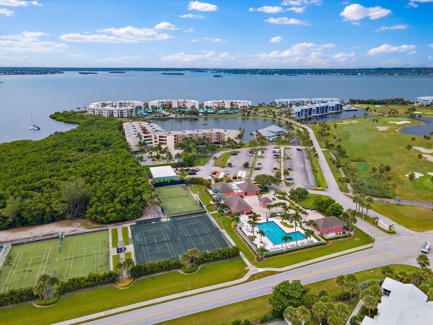 221 NE Plantation Road 406