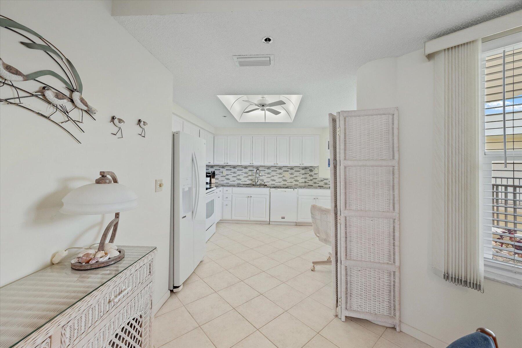 221 NE Plantation Road 406
