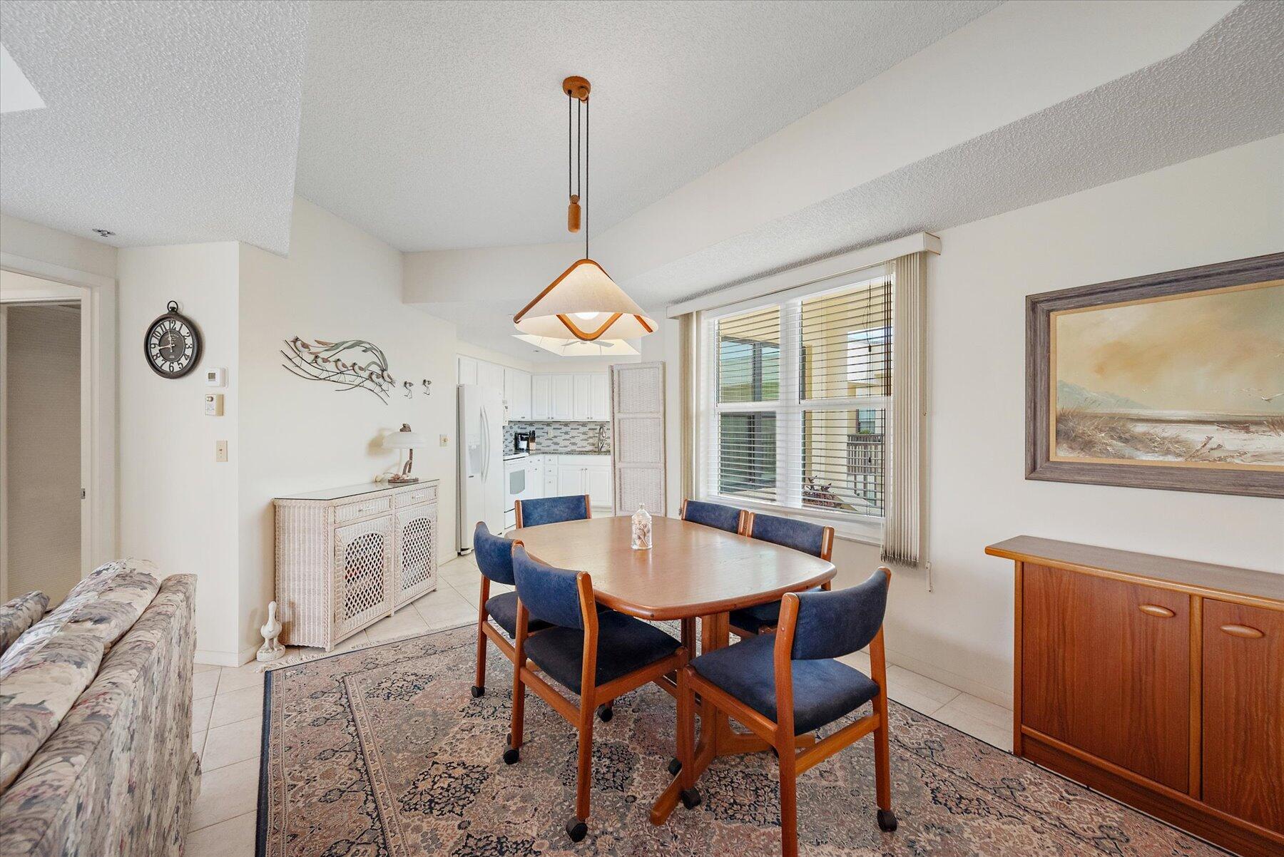 221 NE Plantation Road 406