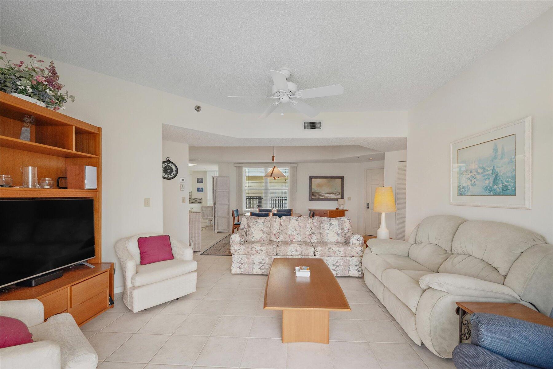 221 NE Plantation Road 406