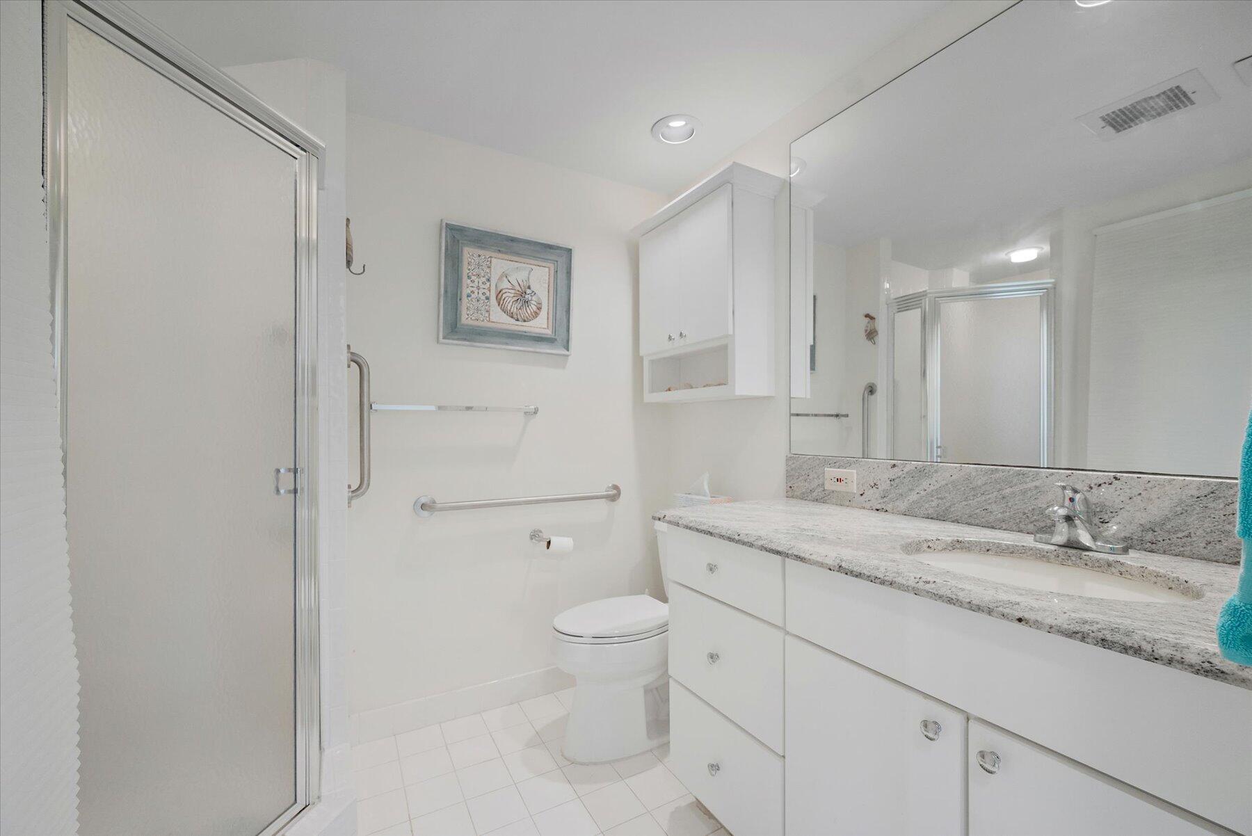 221 NE Plantation Road 406