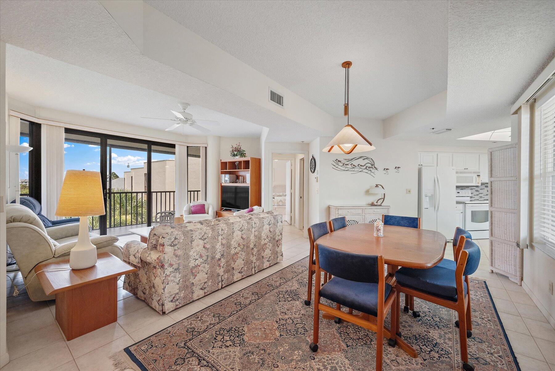 221 NE Plantation Road 406